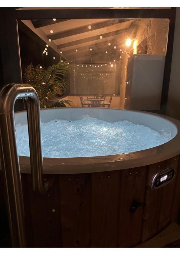 Le Lodge Spa Saint-Laurent-d'Andenay Экстерьер фото